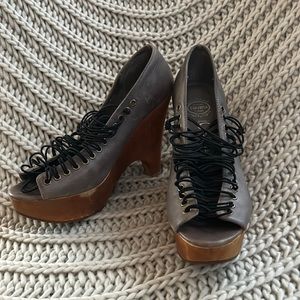 🖤 GREY STRAPPY AUTHENTIC JEFFREY CAMPBELL WOODEN HEELS